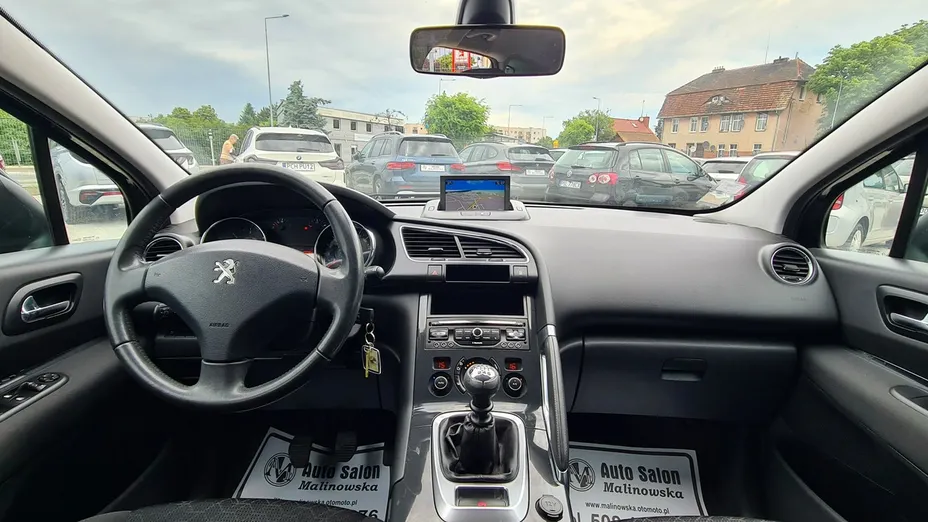 PEUGEOT 3008 -