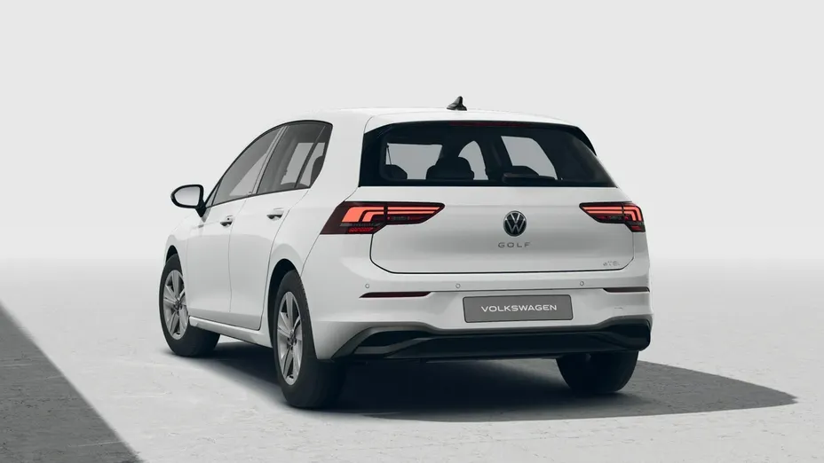 VOLKSWAGEN Golf -