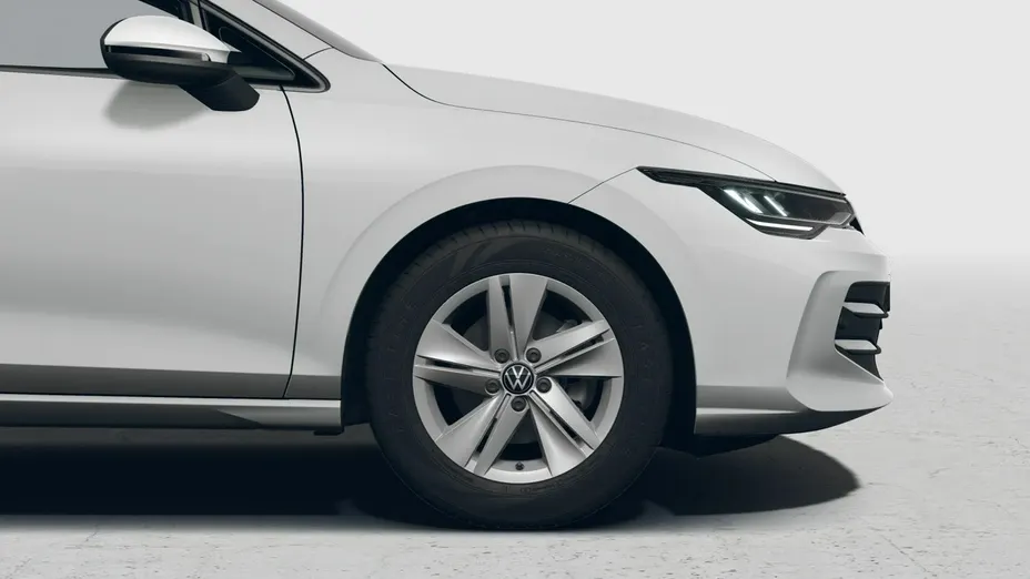 VOLKSWAGEN Golf -