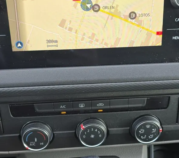 VOLKSWAGEN Transporter -
