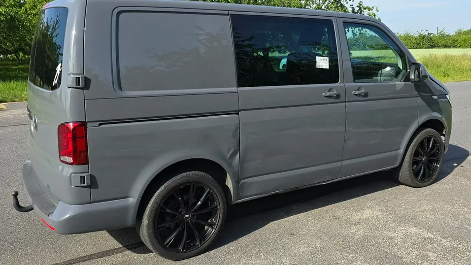 VOLKSWAGEN Transporter -