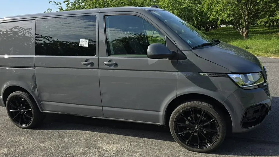 VOLKSWAGEN Transporter -