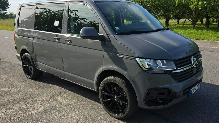 VOLKSWAGEN Transporter -