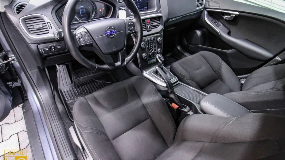 VOLVO V40 Cross Country -