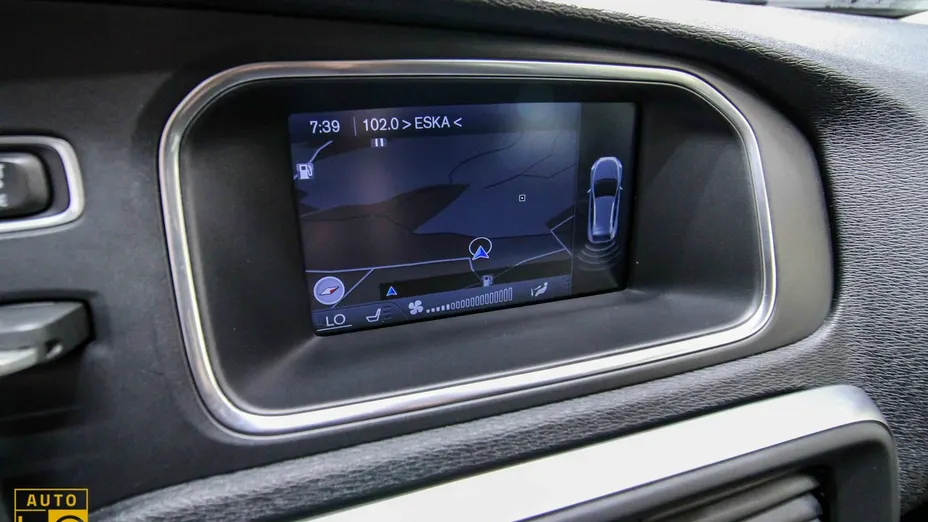 VOLVO V40 Cross Country -