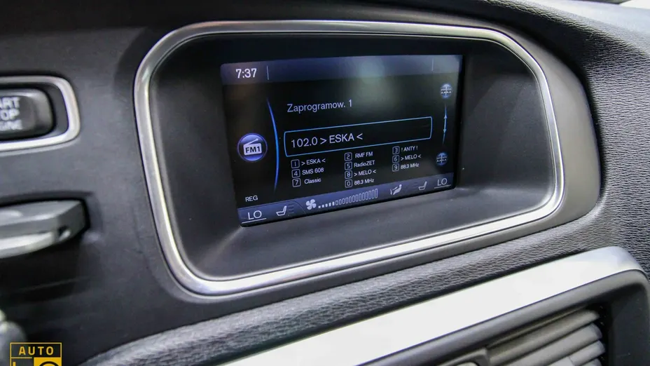 VOLVO V40 Cross Country -