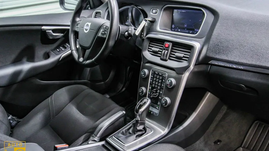 VOLVO V40 Cross Country -