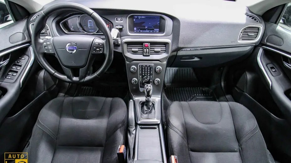 VOLVO V40 Cross Country -