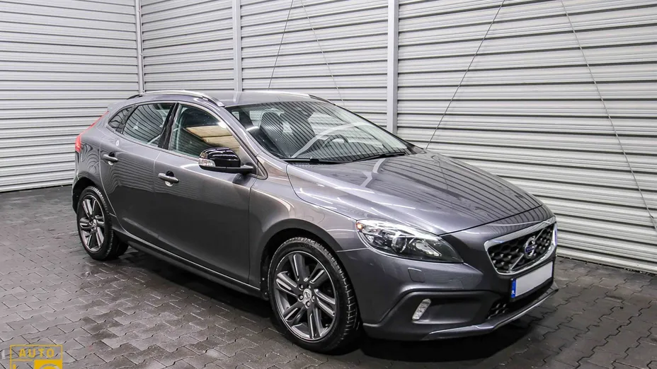 VOLVO V40 Cross Country -