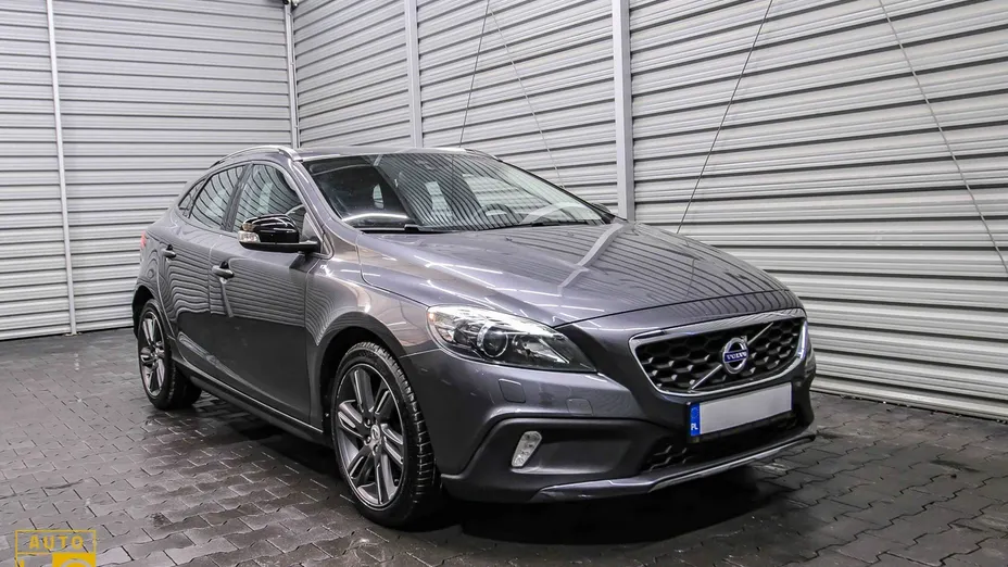 VOLVO V40 Cross Country -