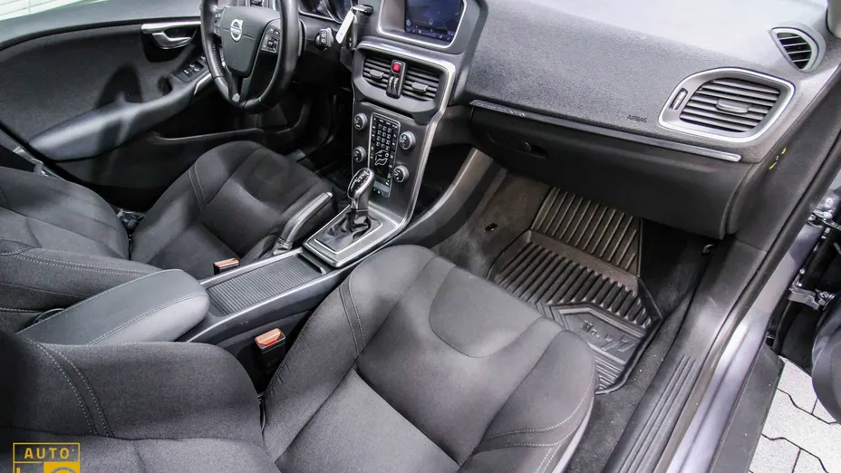VOLVO V40 Cross Country -