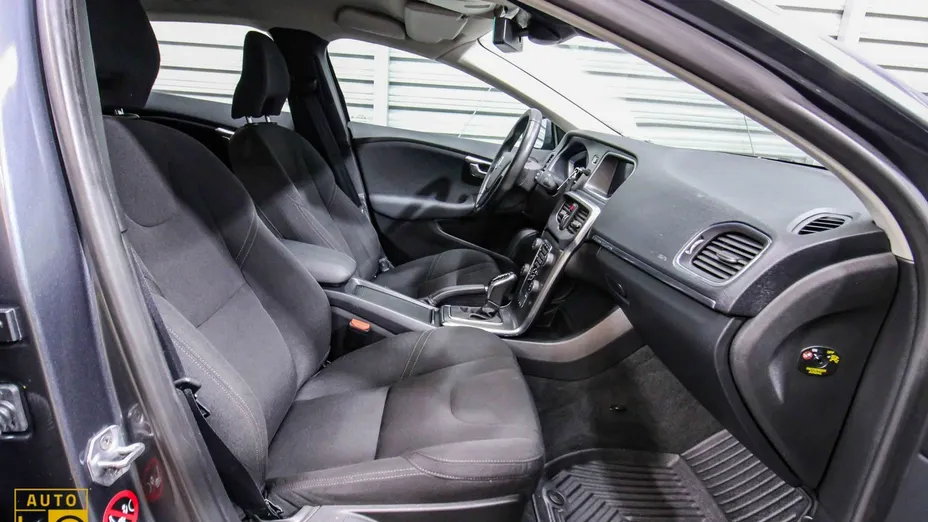VOLVO V40 Cross Country -