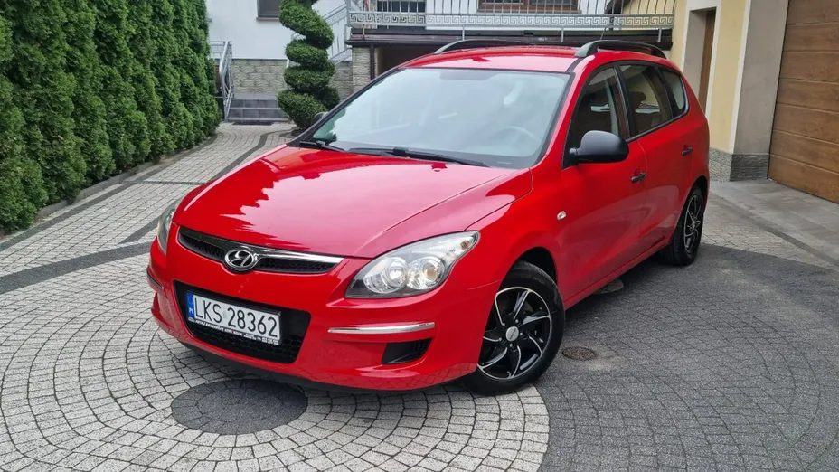 HYUNDAI i30 -