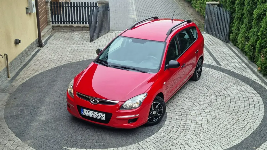 HYUNDAI i30 -