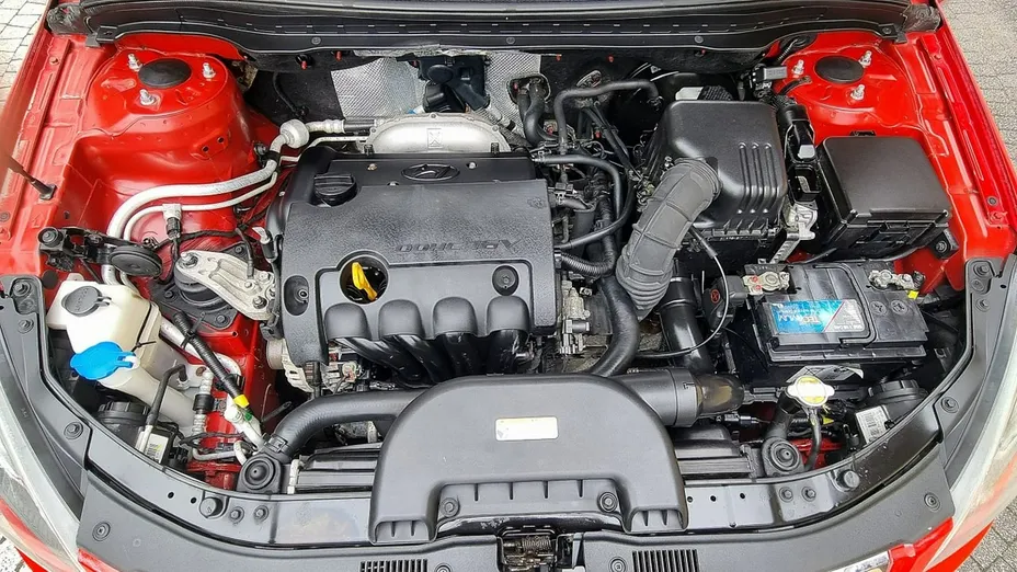 HYUNDAI i30 -