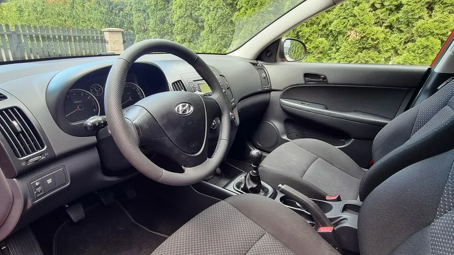 HYUNDAI i30 -