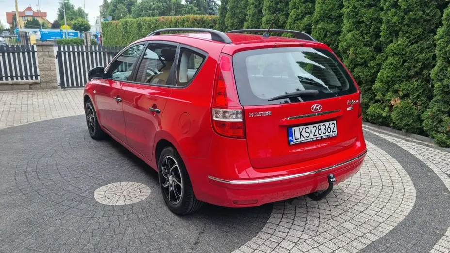 HYUNDAI i30 -