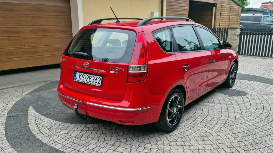 HYUNDAI i30 -