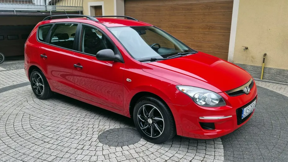 HYUNDAI i30 -