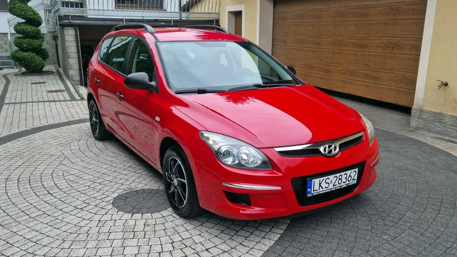 HYUNDAI i30 -