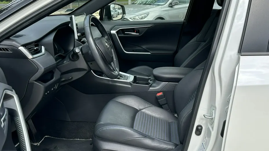TOYOTA RAV4 -