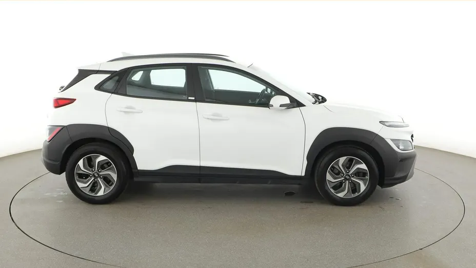 HYUNDAI Kona -