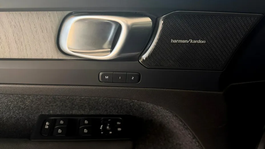 VOLVO XC40 -