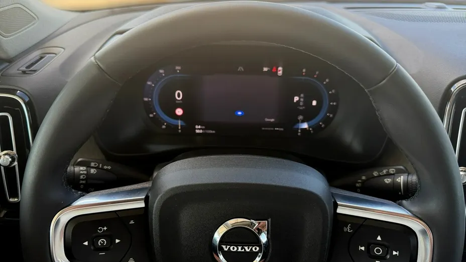 VOLVO XC40 -