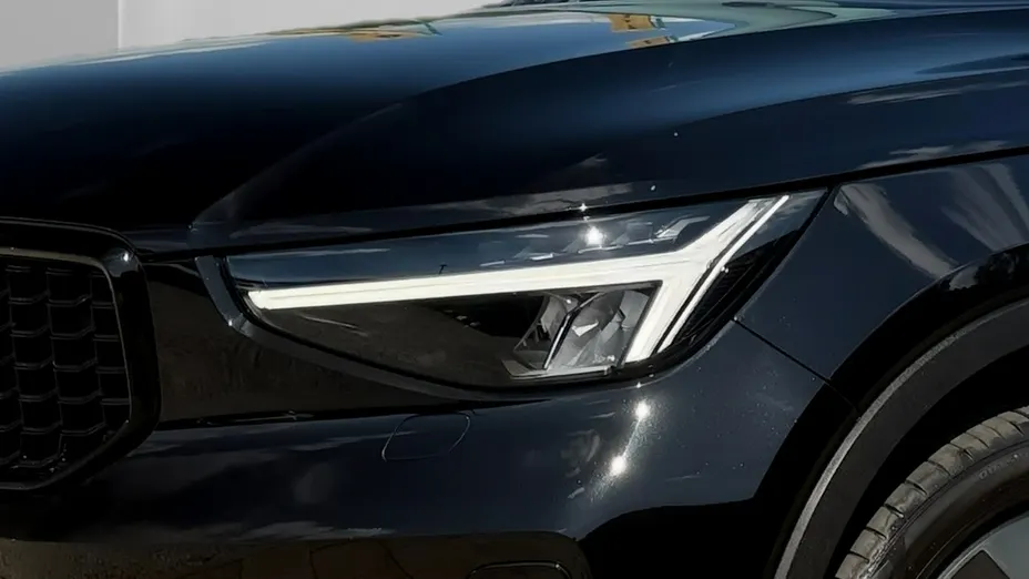 VOLVO XC40 -
