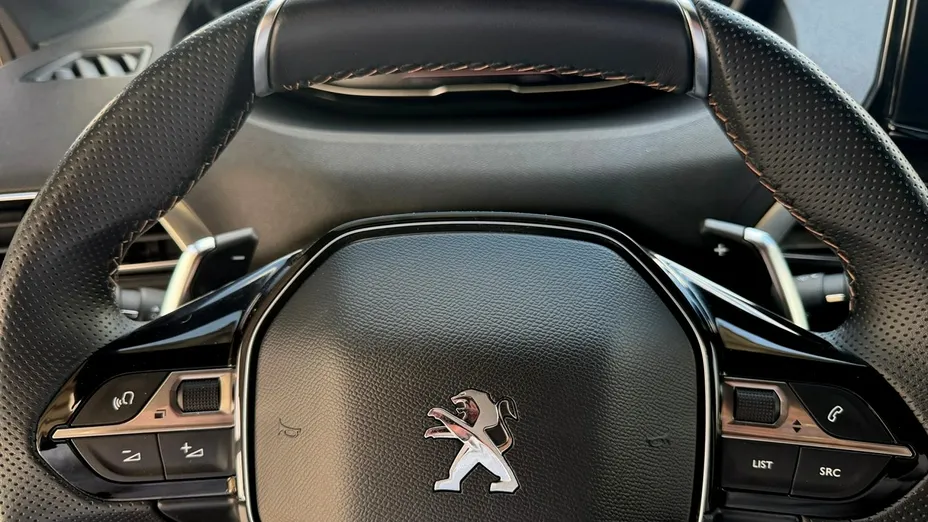 PEUGEOT 3008 -