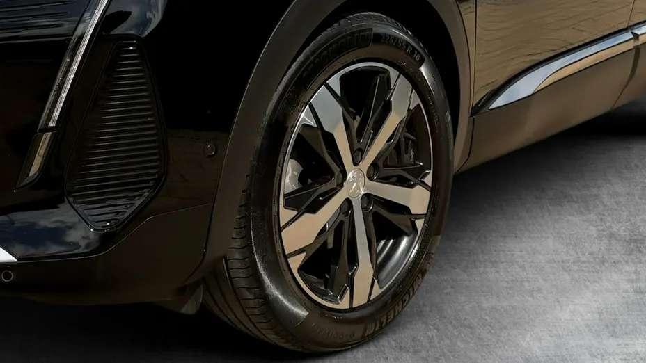 PEUGEOT 3008 -