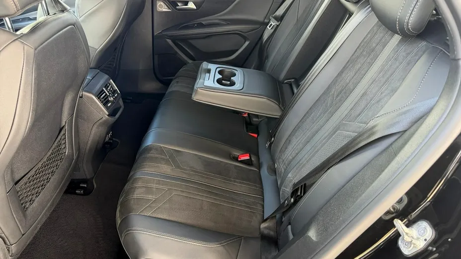 PEUGEOT 3008 -