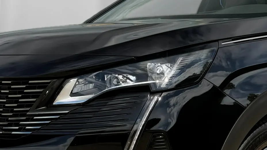 PEUGEOT 3008 -
