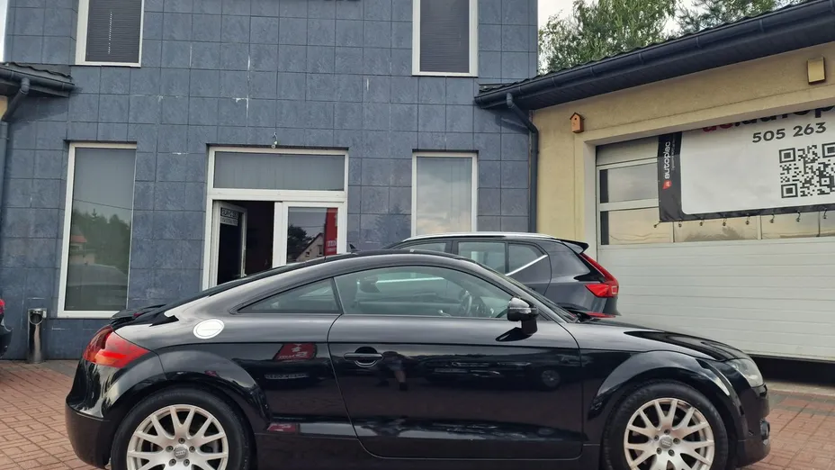 AUDI TT -