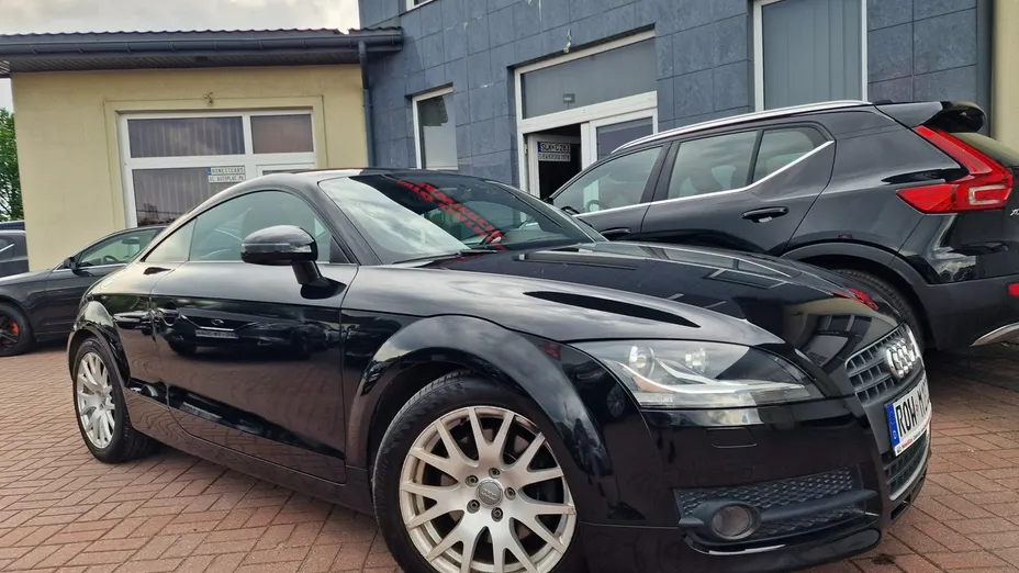 AUDI TT -
