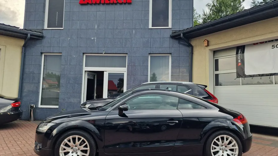 AUDI TT -