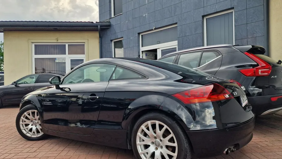 AUDI TT -