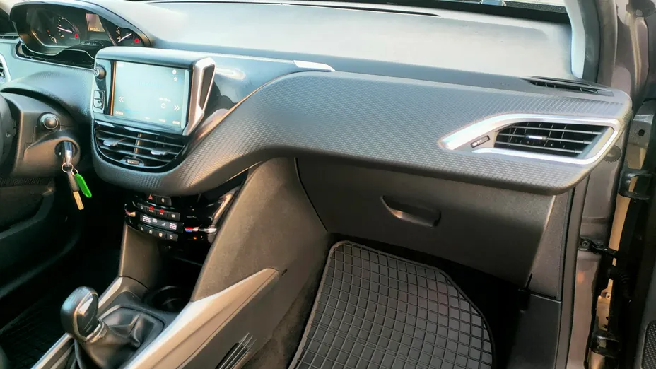 PEUGEOT 2008 -