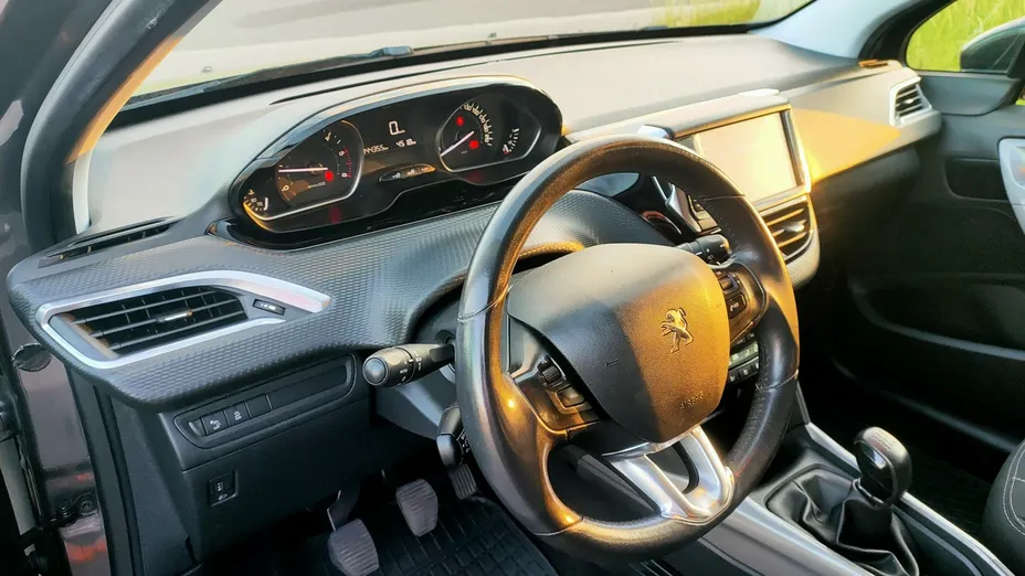 PEUGEOT 2008 -