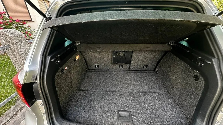 VOLKSWAGEN Tiguan -