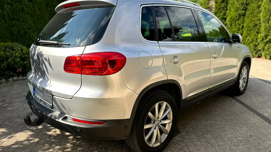 VOLKSWAGEN Tiguan -