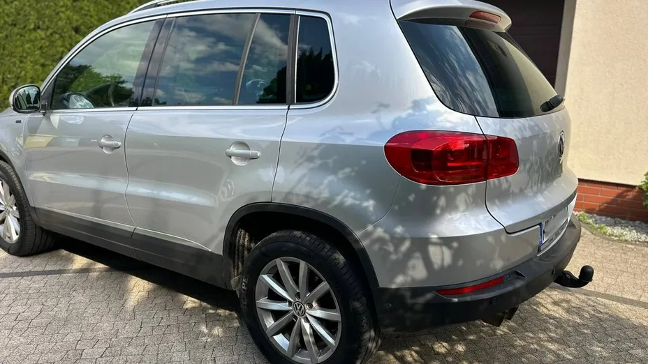 VOLKSWAGEN Tiguan -