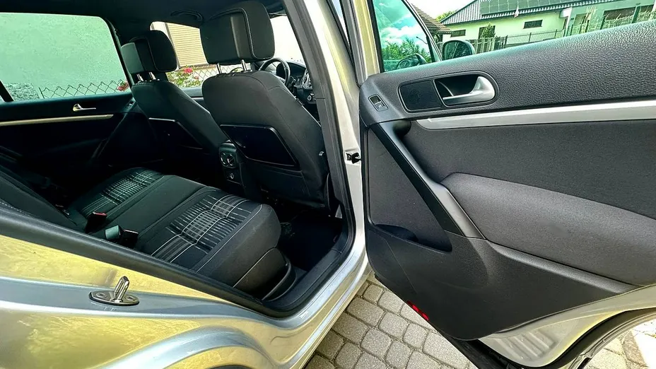 VOLKSWAGEN Tiguan -