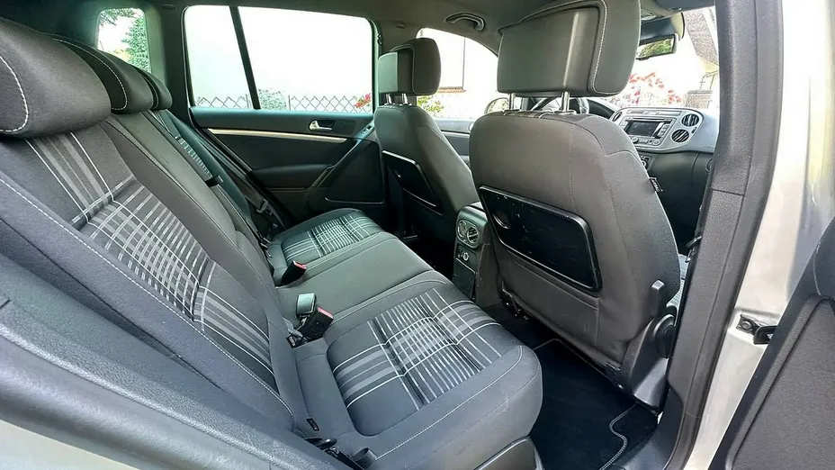 VOLKSWAGEN Tiguan -