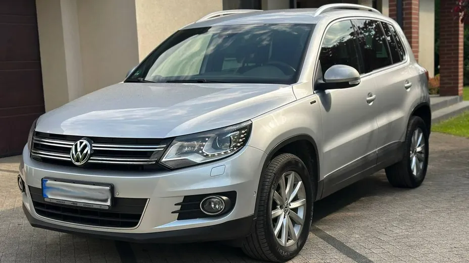 VOLKSWAGEN Tiguan -