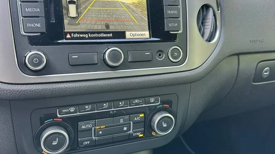 VOLKSWAGEN Tiguan -