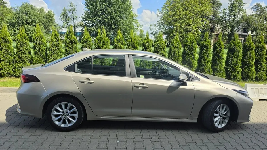 TOYOTA Corolla -