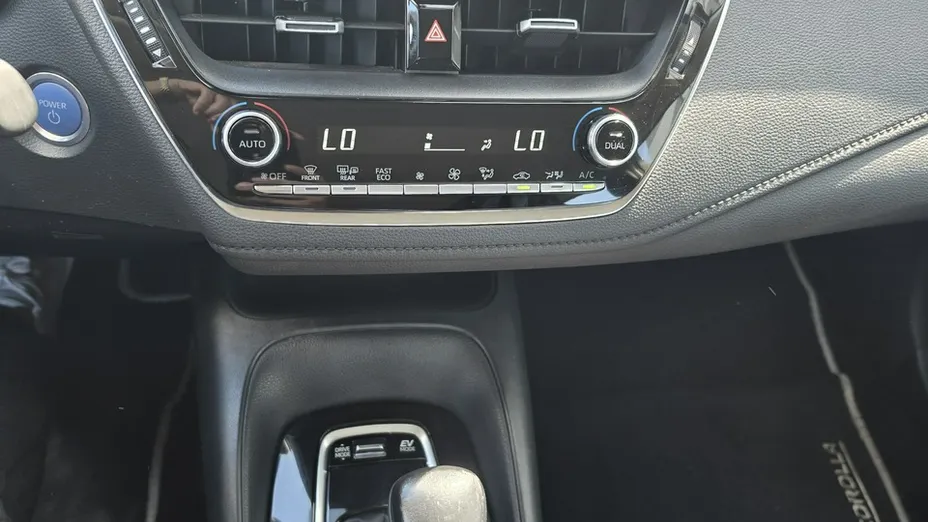 TOYOTA Corolla -