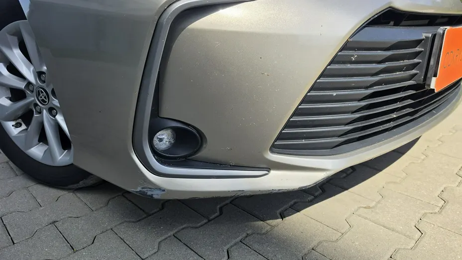 TOYOTA Corolla -