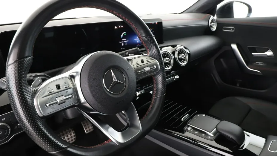 MERCEDES-BENZ CLA -
